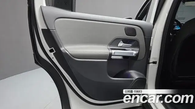 Mercedes-Benz EQB 2022 — Photo 10/30