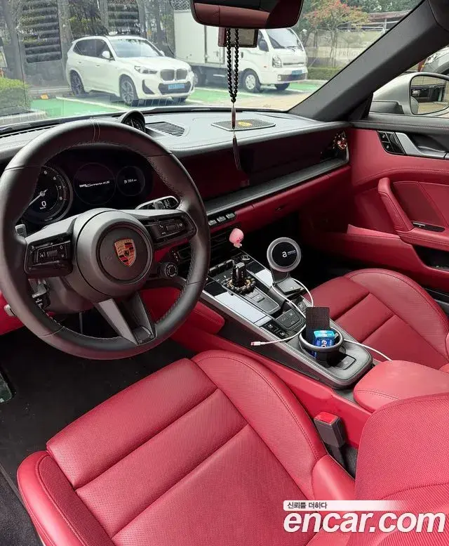 Porsche 911 2020 — Photo 2/20