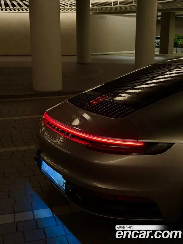 Porsche 911 2020 — Photo 6/20