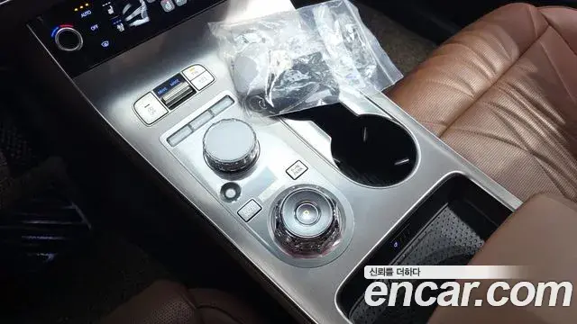 Genesis GV70 2024 — ფოტო 11/33