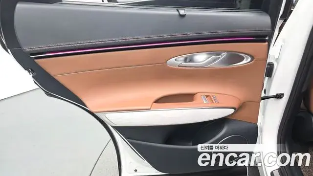 Genesis GV70 2024 — ფოტო 28/33