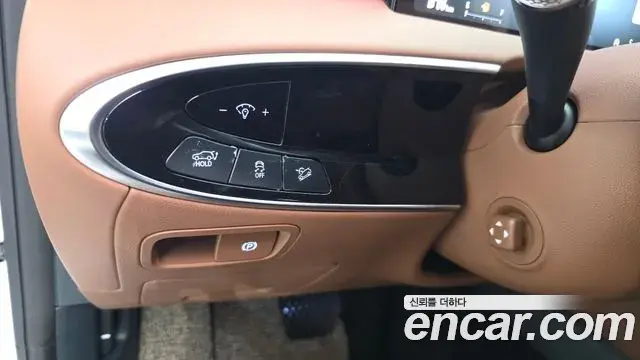 Genesis GV70 2024 — ფოტო 22/33
