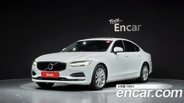 Volvo S90 2018 — Photo 12/35
