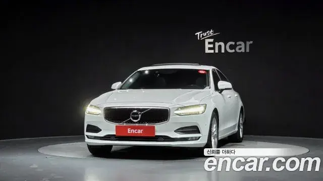 Volvo S90 2018 — Photo 34/35