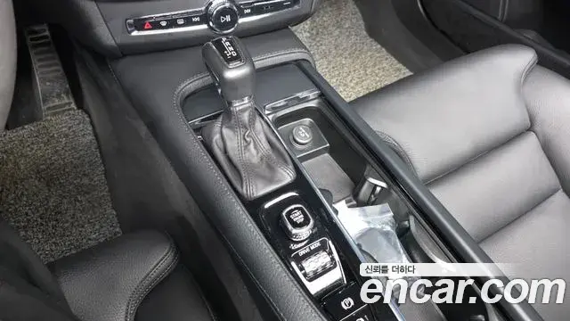 Volvo S90 2018 — Photo 6/35