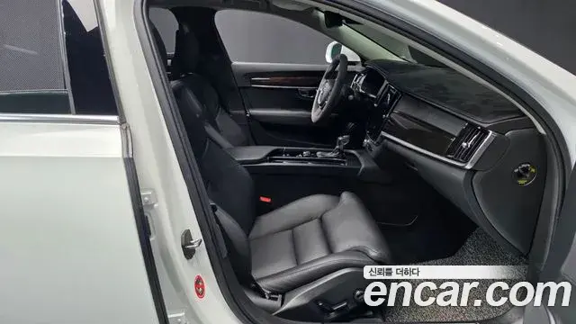 Volvo S90 2018 — Photo 7/35