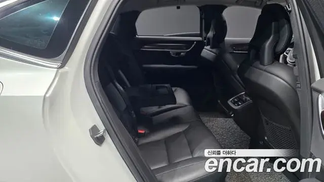 Volvo S90 2018 — Photo 24/35