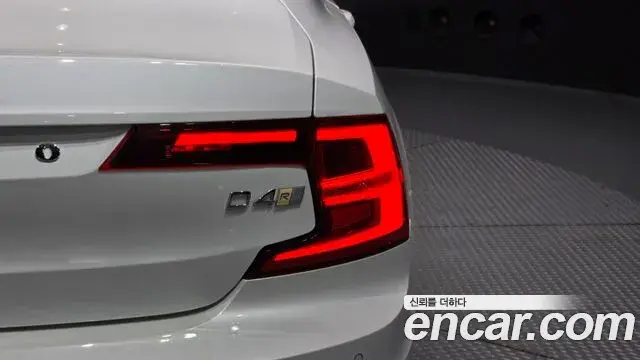 Volvo S90 2018 — Photo 20/35