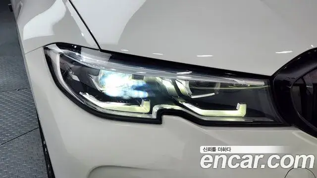 BMW 3 Series 2021 — ფოტო 10/35