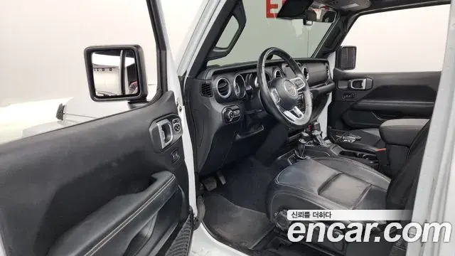 Jeep Wrangler 2020 — Фото 10/20