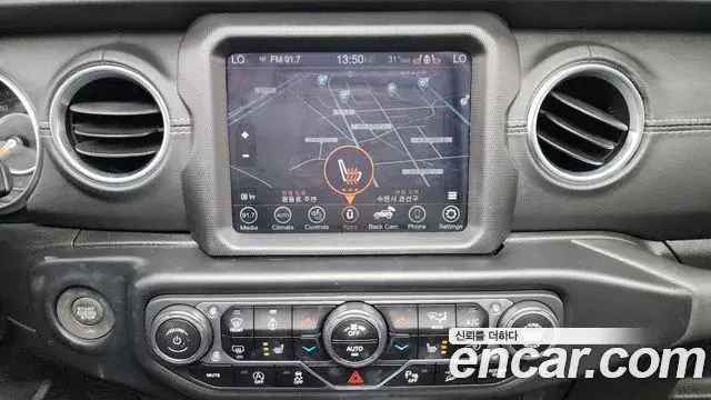 Jeep Wrangler 2020 — Фото 12/20