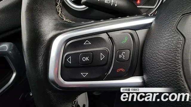 Jeep Wrangler 2020 — Фото 16/20