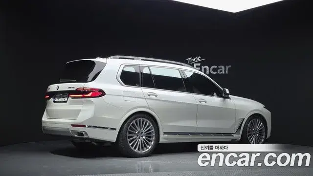 BMW X7 2025 — Фото 2/20