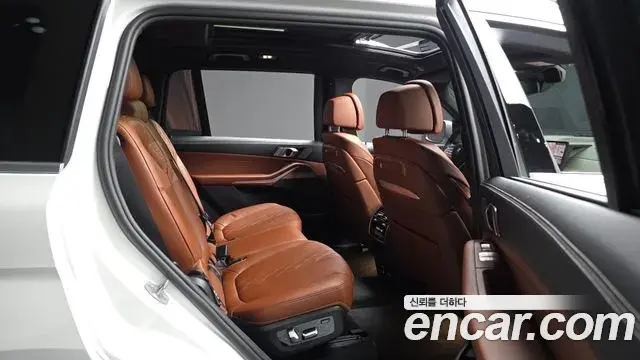 BMW X7 2025 — Фото 12/20