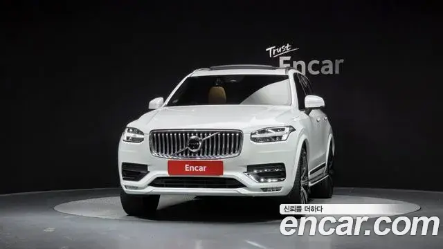 Volvo XC90 2023 — ფოტო 16/20