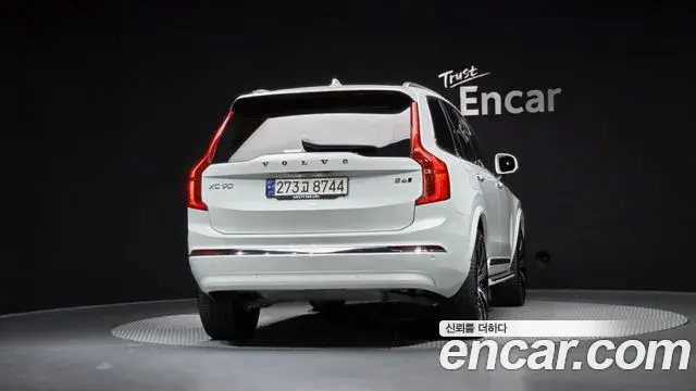Volvo XC90 2023 — ფოტო 9/20