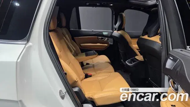 Volvo XC90 2023 — ფოტო 19/20