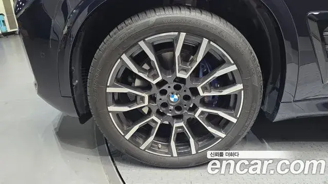 BMW X5 2025 — Photo 21/30