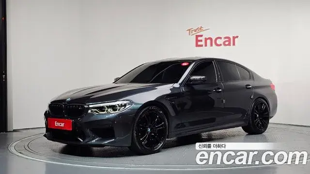 BMW M5 2018 — Şəkil 14/32