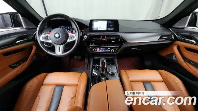 BMW M5 2018 — Şəkil 12/32