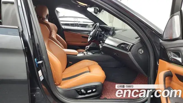 BMW M5 2018 — Şəkil 9/32