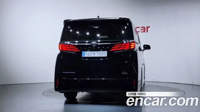 Toyota Alphard 2024 — ფოტო 4/40