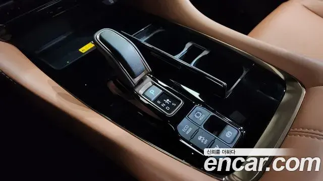 Toyota Alphard 2024 — ფოტო 28/40