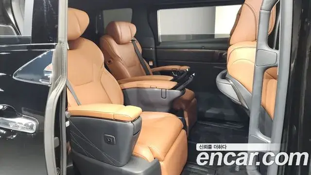 Toyota Alphard 2024 — ფოტო 36/40