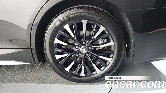 Toyota Alphard 2024 — ფოტო 34/40
