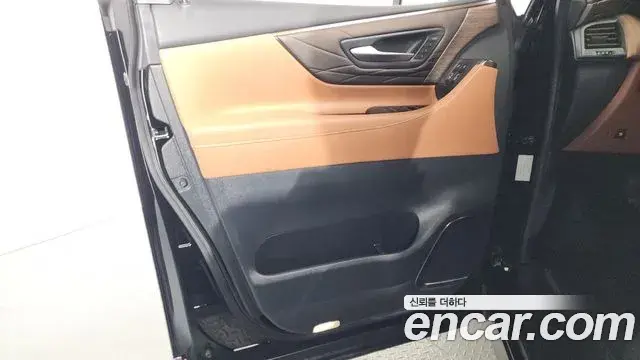 Toyota Alphard 2024 — ფოტო 39/40