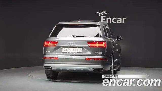 Audi Q7 2019 — Фото 4/20