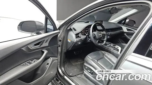 Audi Q7 2019 — Фото 10/20