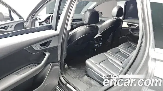 Audi Q7 2019 — Фото 11/20