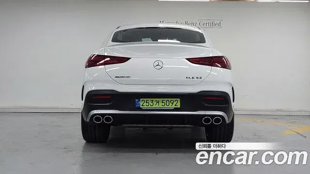 Mercedes-Benz GLE-Class 2025 — Photo 13/17