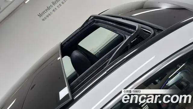 Mercedes-Benz GLE-Class 2025 — Photo 15/17