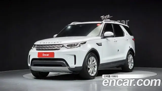 Land Rover Discovery 5 2018 — ფოტო 35/36