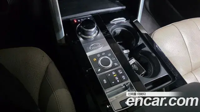 Land Rover Discovery 5 2018 — ფოტო 4/36