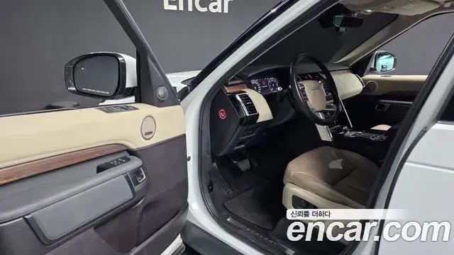 Land Rover Discovery 5 2018 — ფოტო 36/36