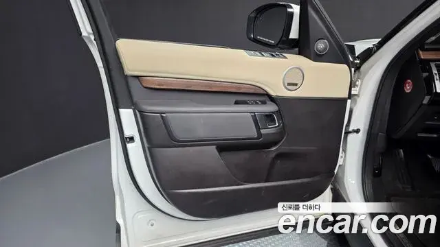 Land Rover Discovery 5 2018 — ფოტო 3/36