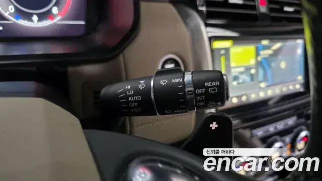 Land Rover Discovery 5 2018 — ფოტო 15/36