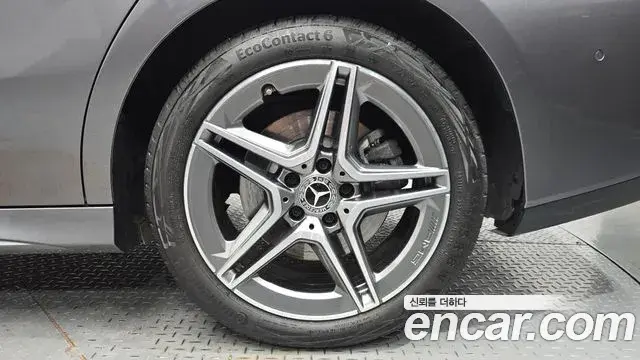 Mercedes-Benz CLA-Class 2024 — Photo 10/30