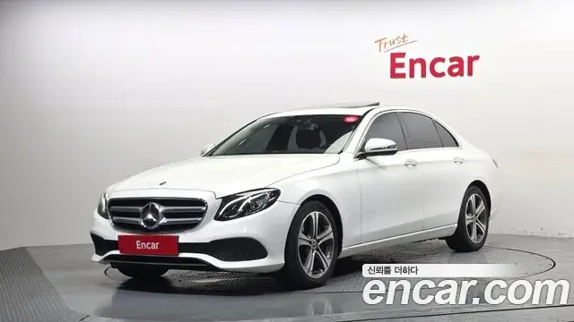 Mercedes-Benz E-Class 2018 — Фото 1/20