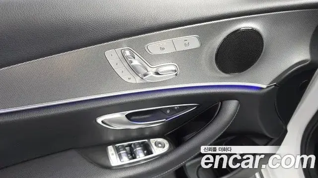 Mercedes-Benz E-Class 2018 — Фото 20/20