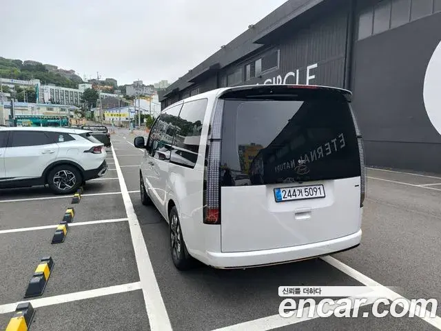 Hyundai Staria 2025 — Şəkil 9/15
