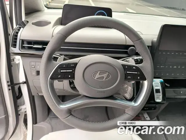 Hyundai Staria 2025 — Şəkil 8/15