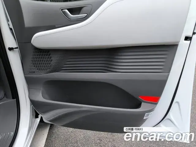 Hyundai Staria 2025 — Şəkil 11/15