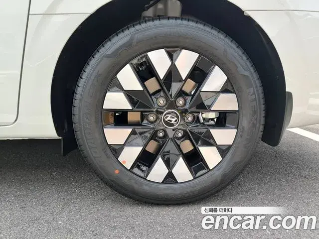Hyundai Staria 2025 — Şəkil 6/15