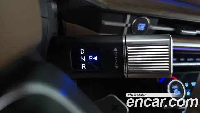 Hyundai Santa Fe 2025 — ფოტო 27/33