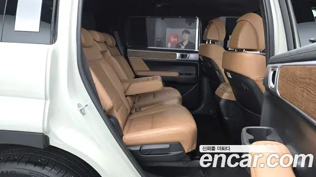 Hyundai Santa Fe 2025 — ფოტო 5/33