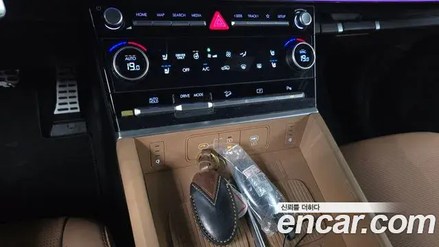 Hyundai Santa Fe 2025 — ფოტო 30/33